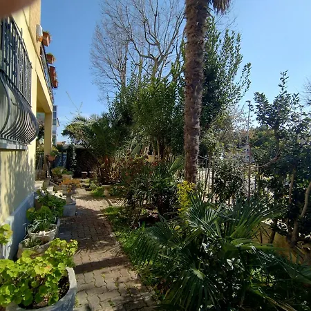 Semesterbostad Domus Le Palme
